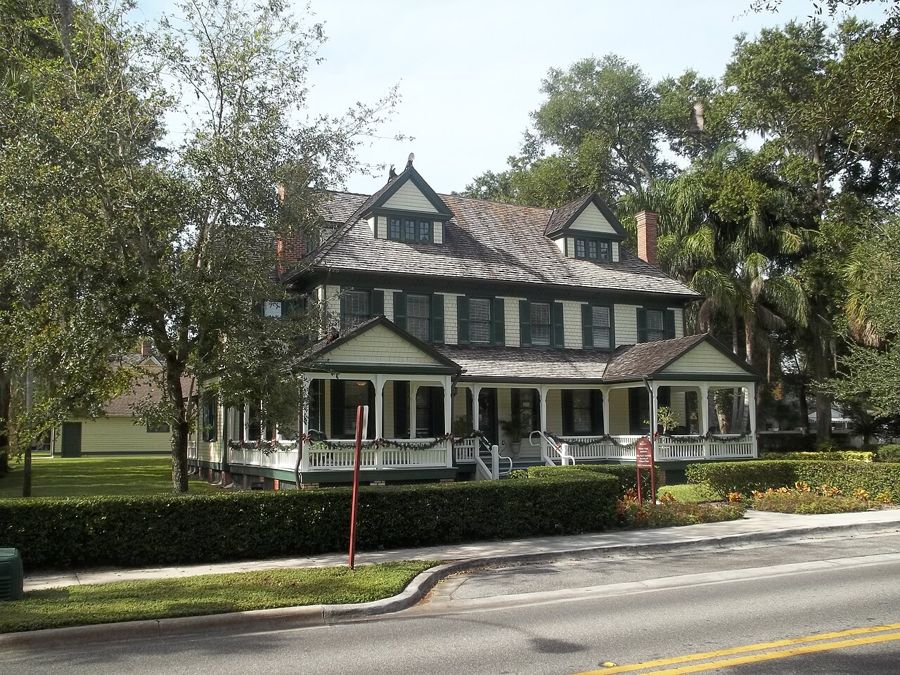 Park Avenue in Winter Park, Florida